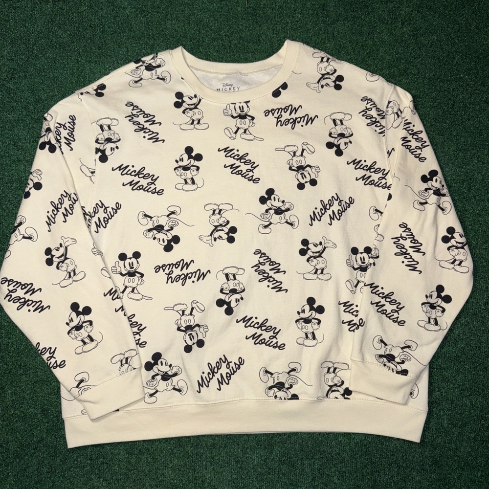 Disney Mickey Mouse Printed Crewneck Women's Size 3X  White & Black W22‎